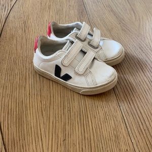 Veja toddler shoes US 8.5